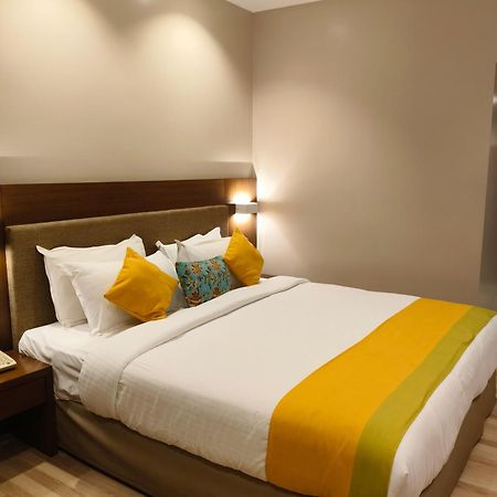 Отель Park Residency Adoor Adur Экстерьер фото