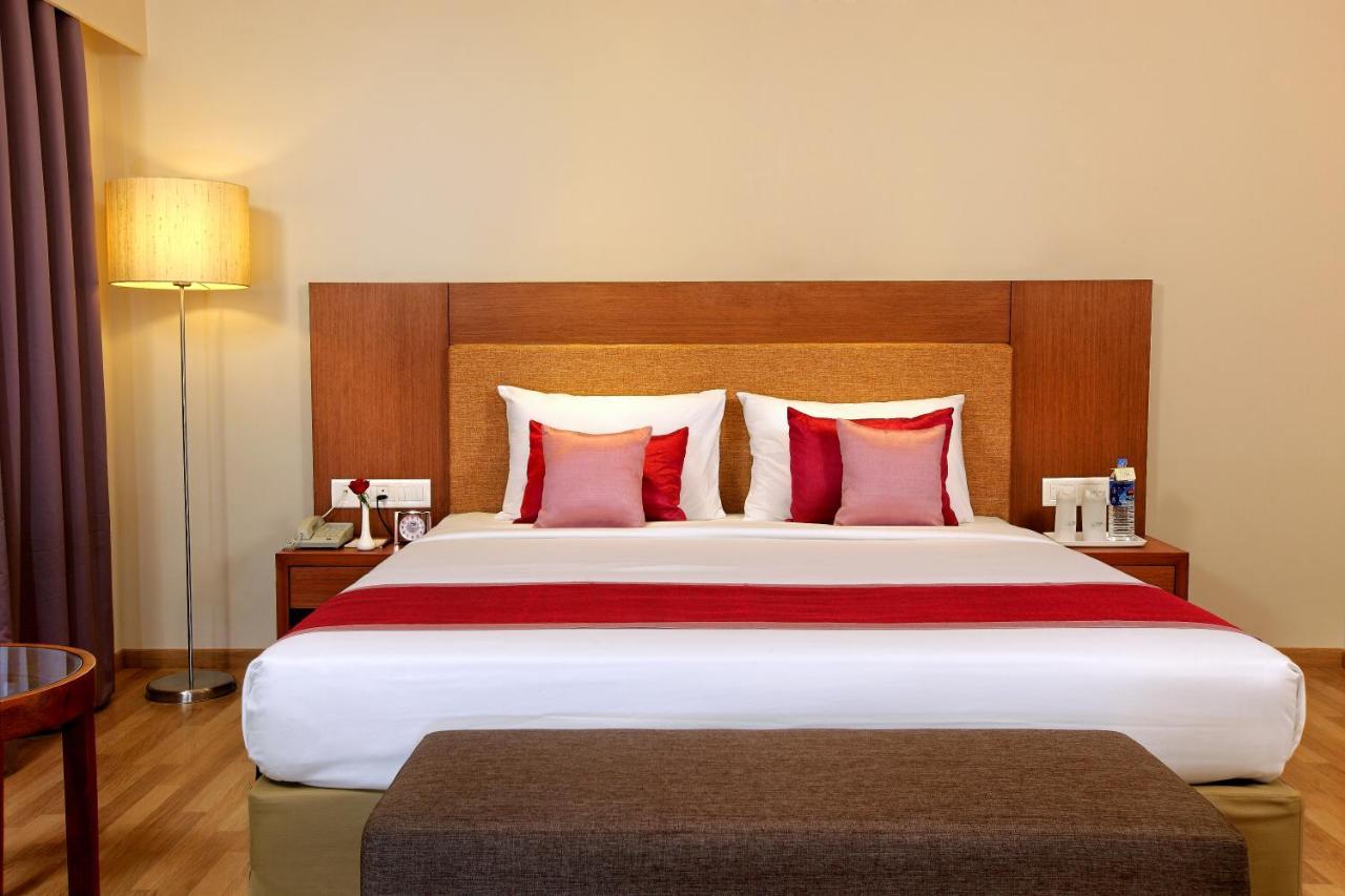 Отель Park Residency Adoor Adur Экстерьер фото