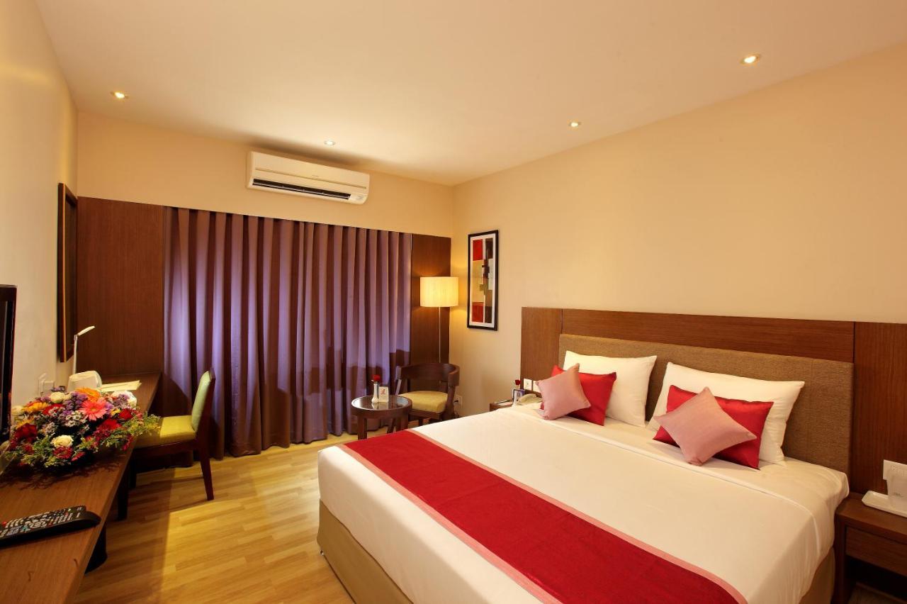 Отель Park Residency Adoor Adur Экстерьер фото