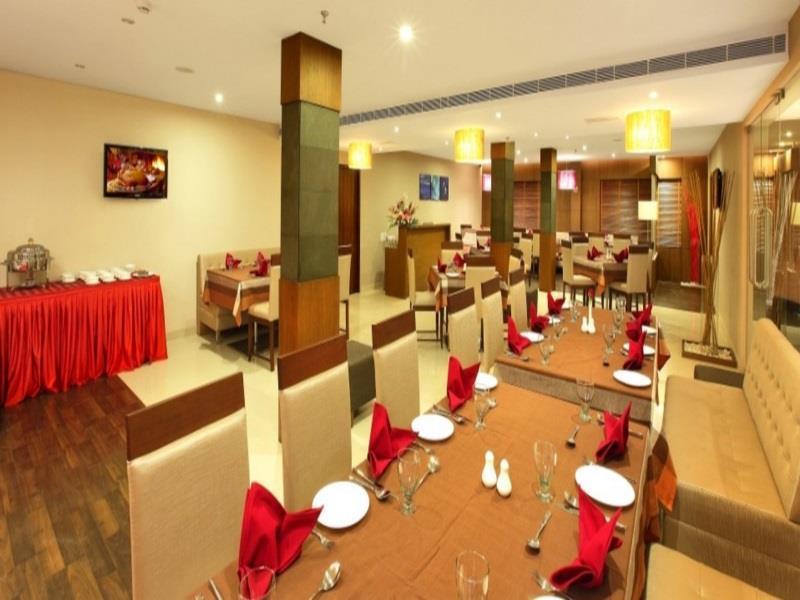 Отель Park Residency Adoor Adur Экстерьер фото